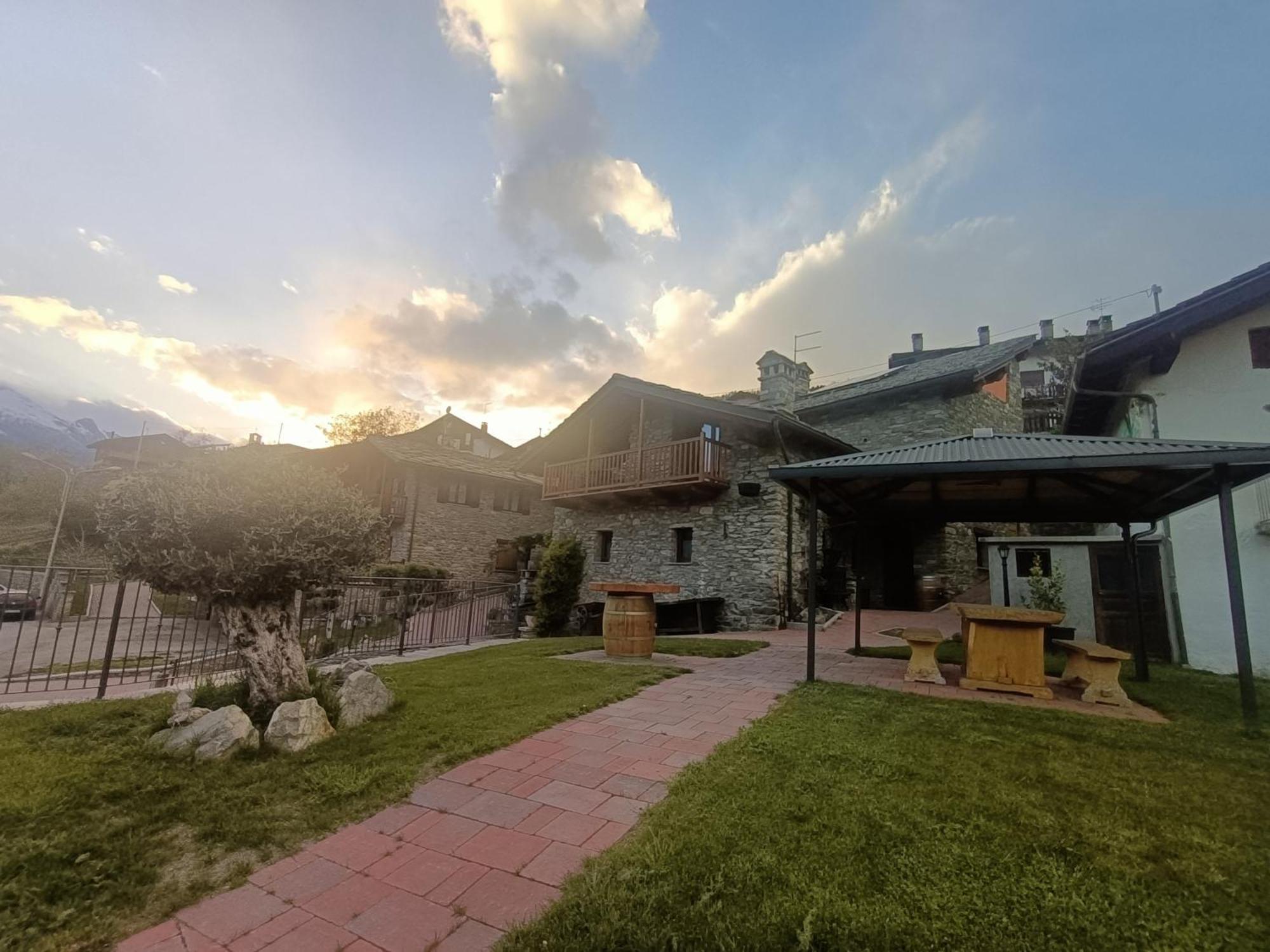 Le Temps Retrouve - Casa Tipica Con Giardino Βίλα Villeneuve Εξωτερικό φωτογραφία